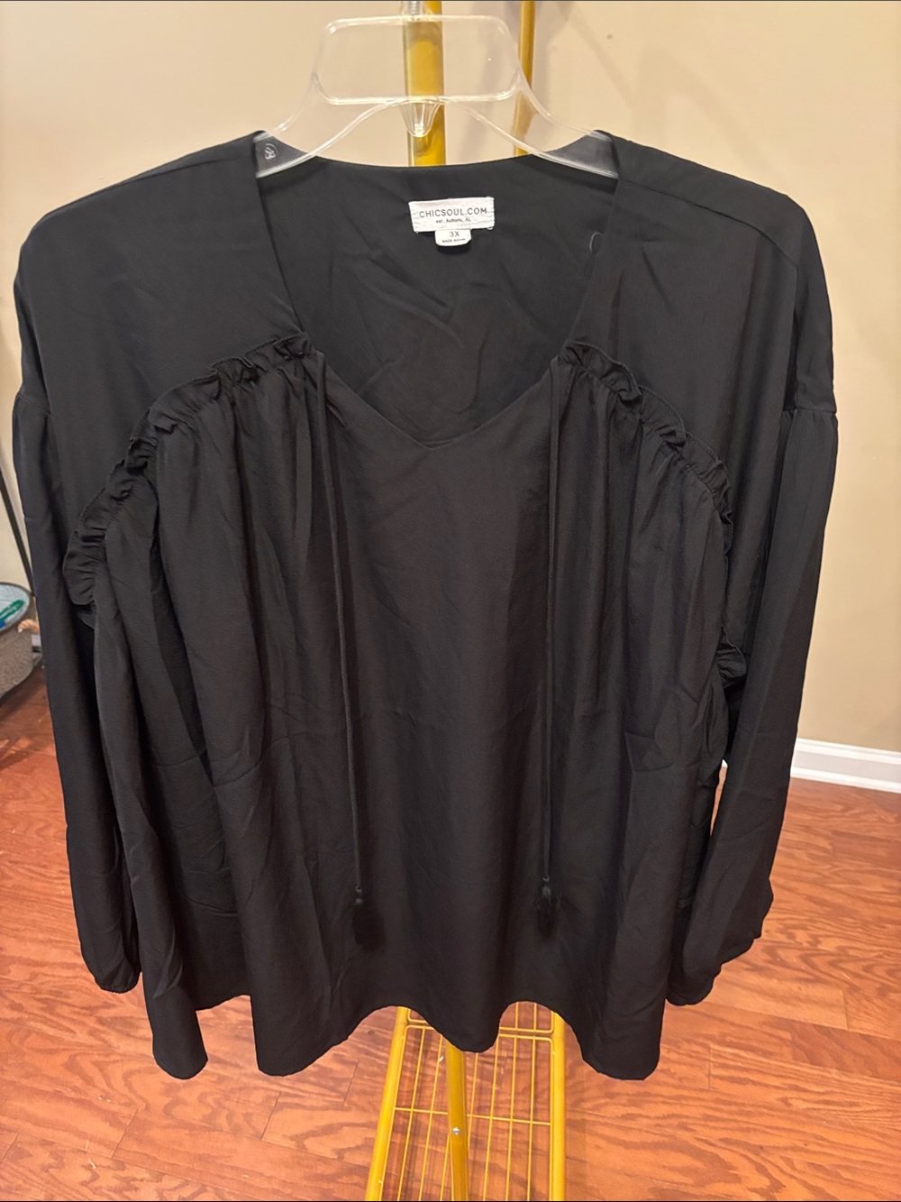 Chic Soul Black Ruffle V-Neck Long Sleeve Tunic